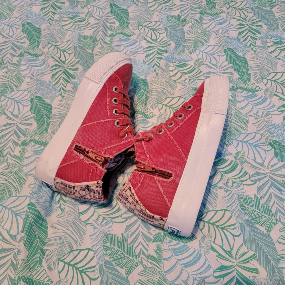 Red Blowfish Malibu Women's Melondrop Sneaker NWOT